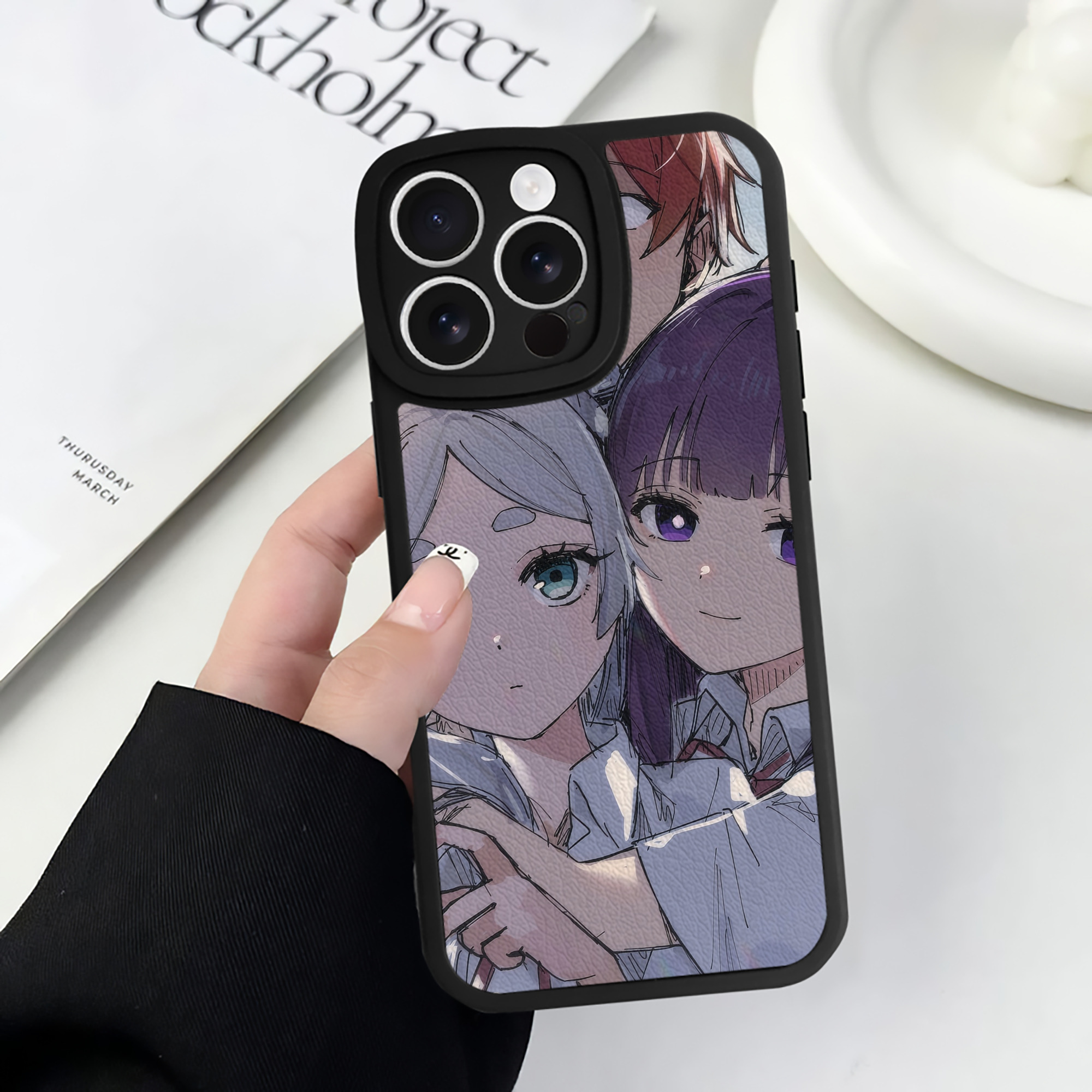（画像用） 葬送のフリーレン Frieren 【iPhone 16シリーズ対応】シリコンスマホケース（レザー調） 材質：シリコン
